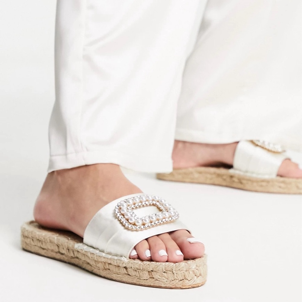 Brand NEW 
ASOS DESIGN Jenna pearl espadrille sandals in ivory-White W7
